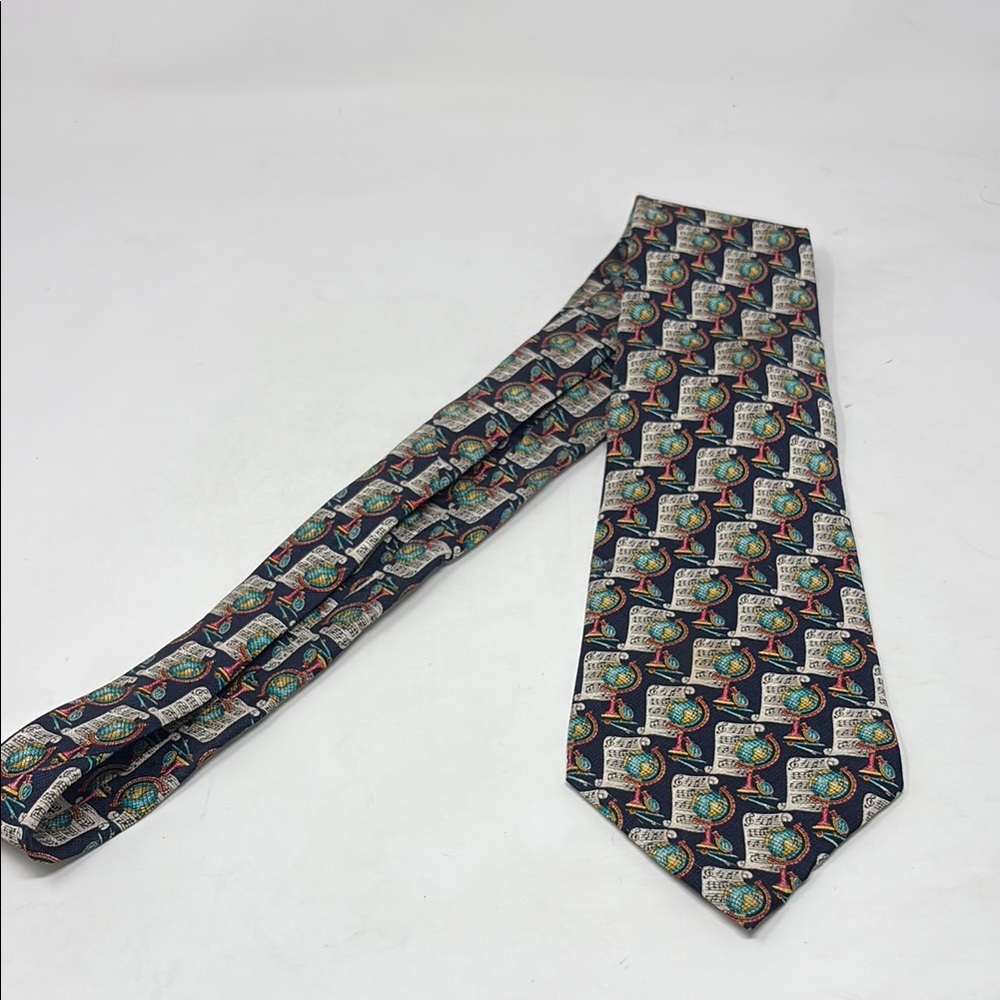 THE METROPOLITAN MUSEUM of ART Silk Neck Tie Made in Canada